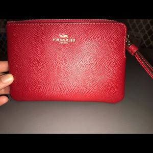 COACH RED CORNER ZIP WRISTLET NWT